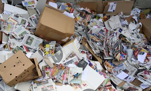 oud papier ligt op een hoop